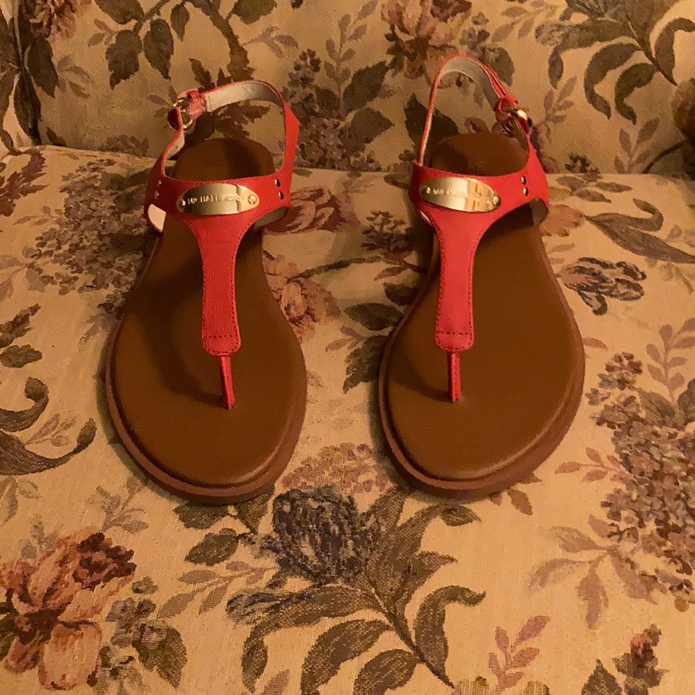 Buckle sandals
